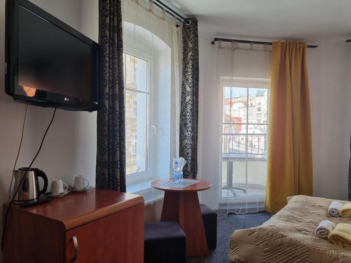 Bed and Breakfast Przy Zelaznym Moscie Kladsko Exteriér fotografie